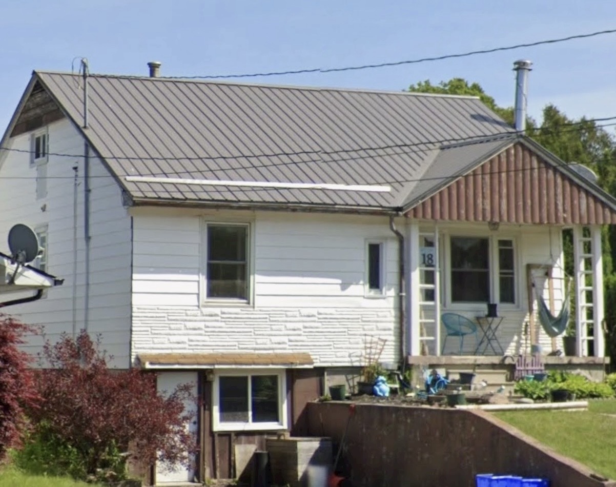 Tillsonburg exterior before renovation front view