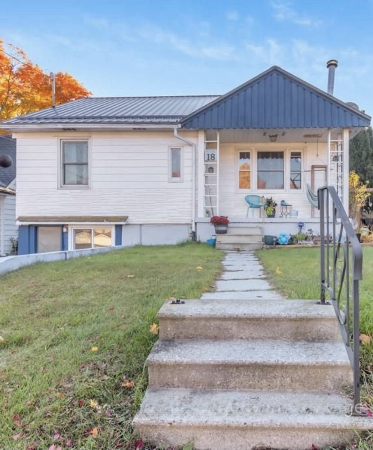 Tillsonburg exterior before renovation front walkway view