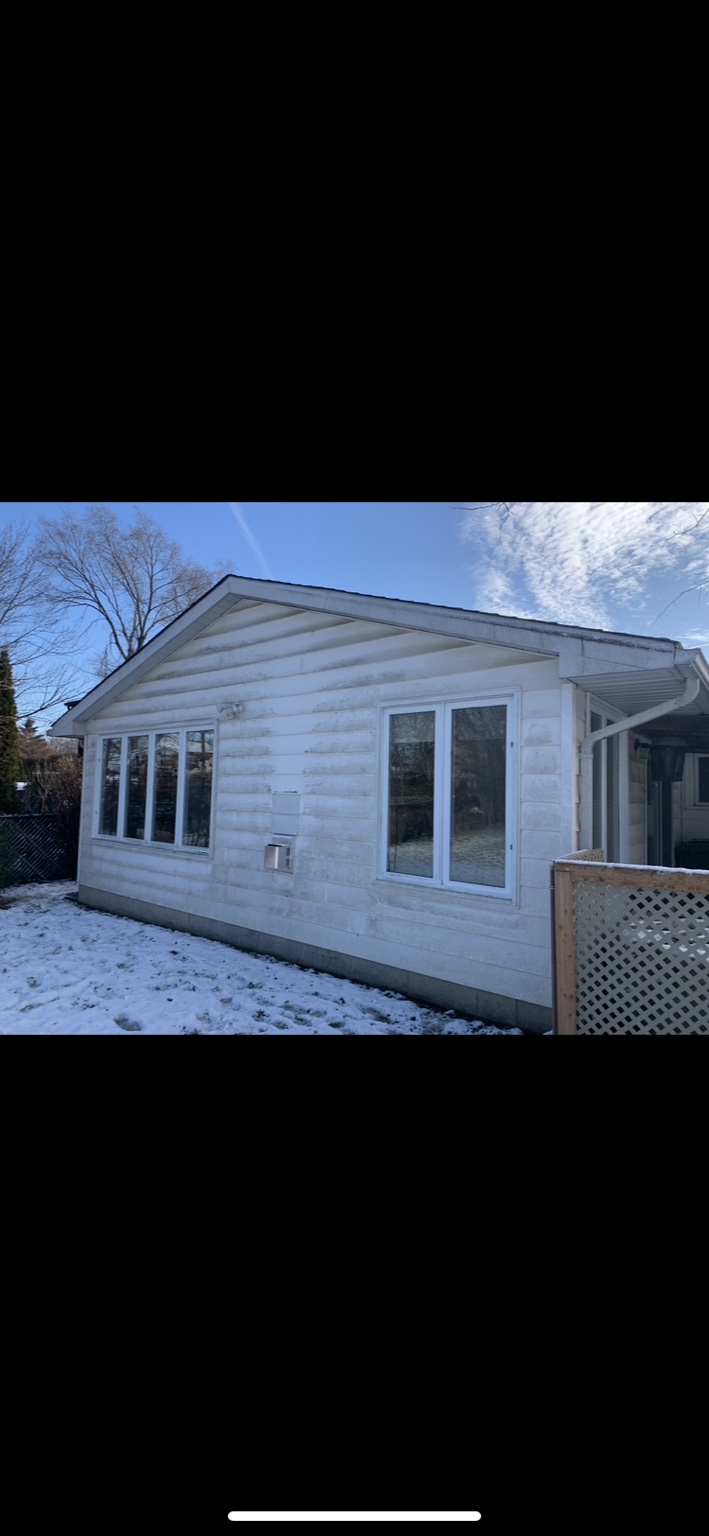 London Ontario siding project before