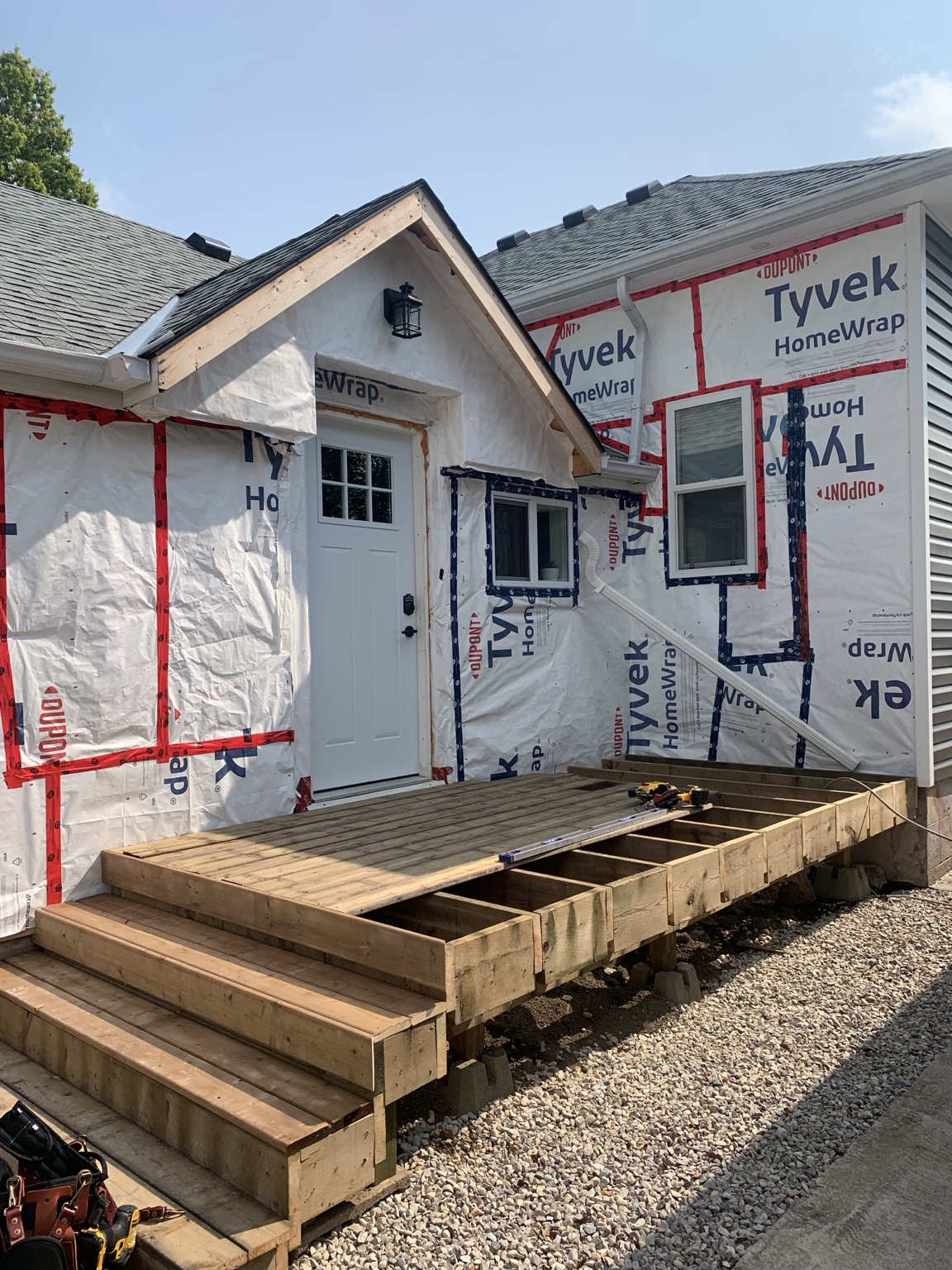 Horizontal Siding & Custom Window Capping - Ailsa Craig, Ontario